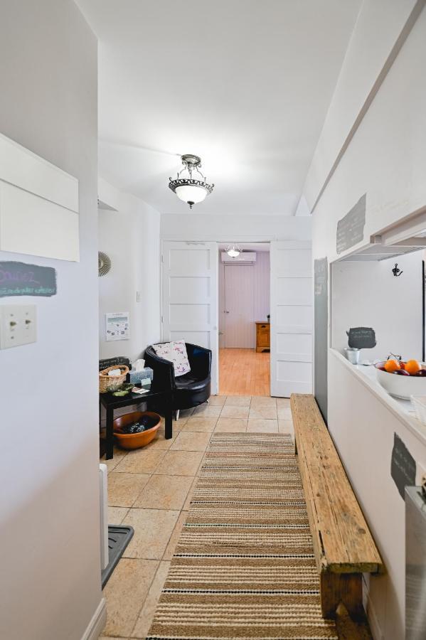 L'Auberge Du Qg La Prairie Екстериор снимка