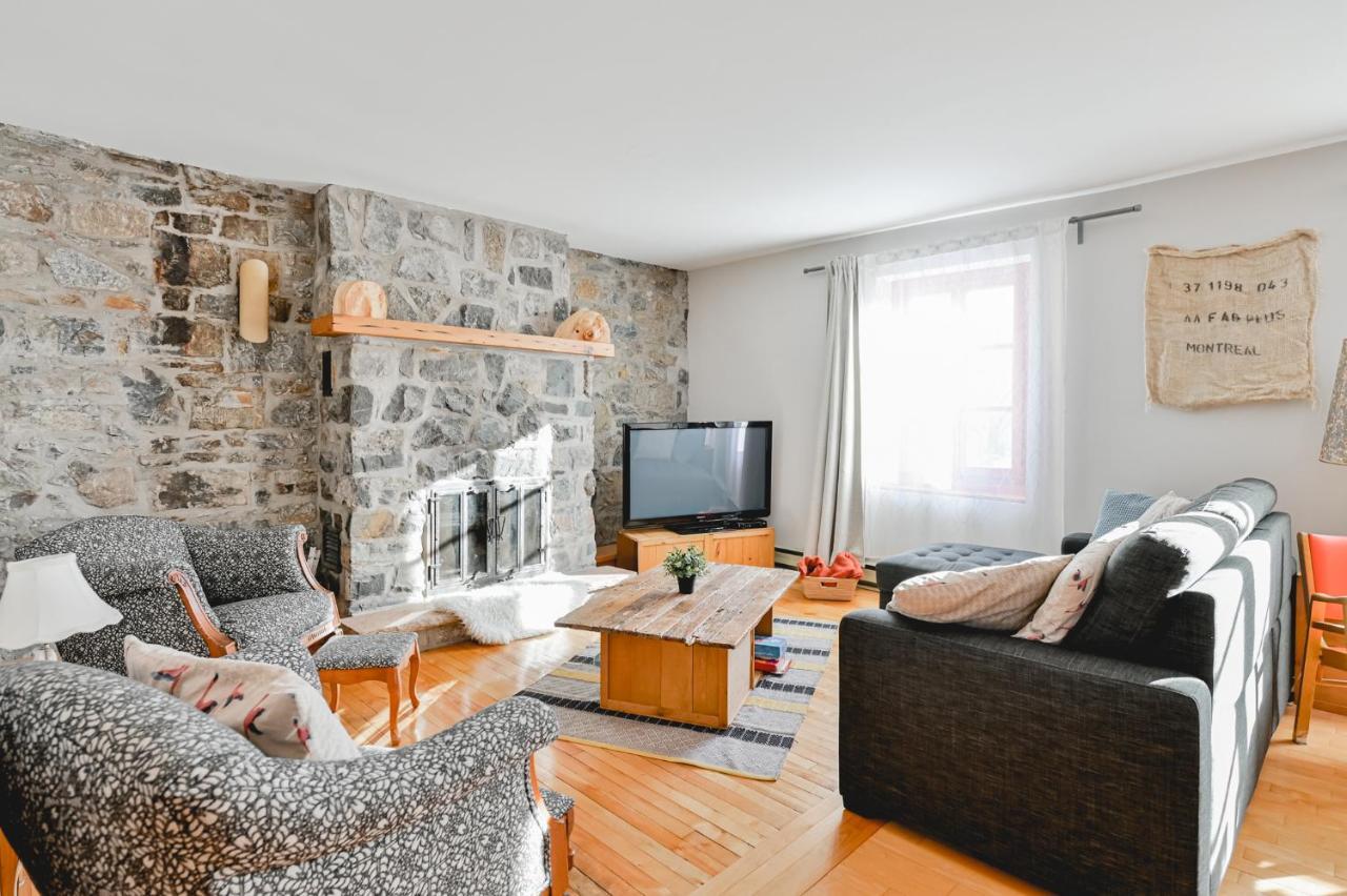 L'Auberge Du Qg La Prairie Екстериор снимка